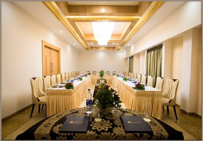 Hotel The Celestial Park, Bhopal Extérieur photo